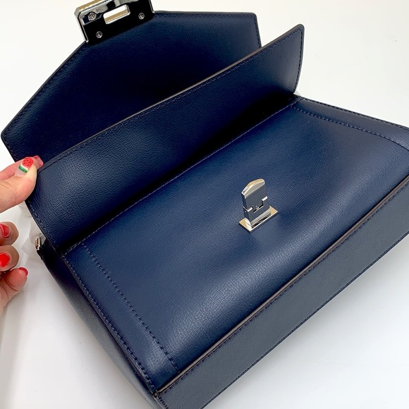 Michael Kors Kinsley Medium Flap Shoulder Bag Crossbody in NAVY COLOR - Picture 9 of 15